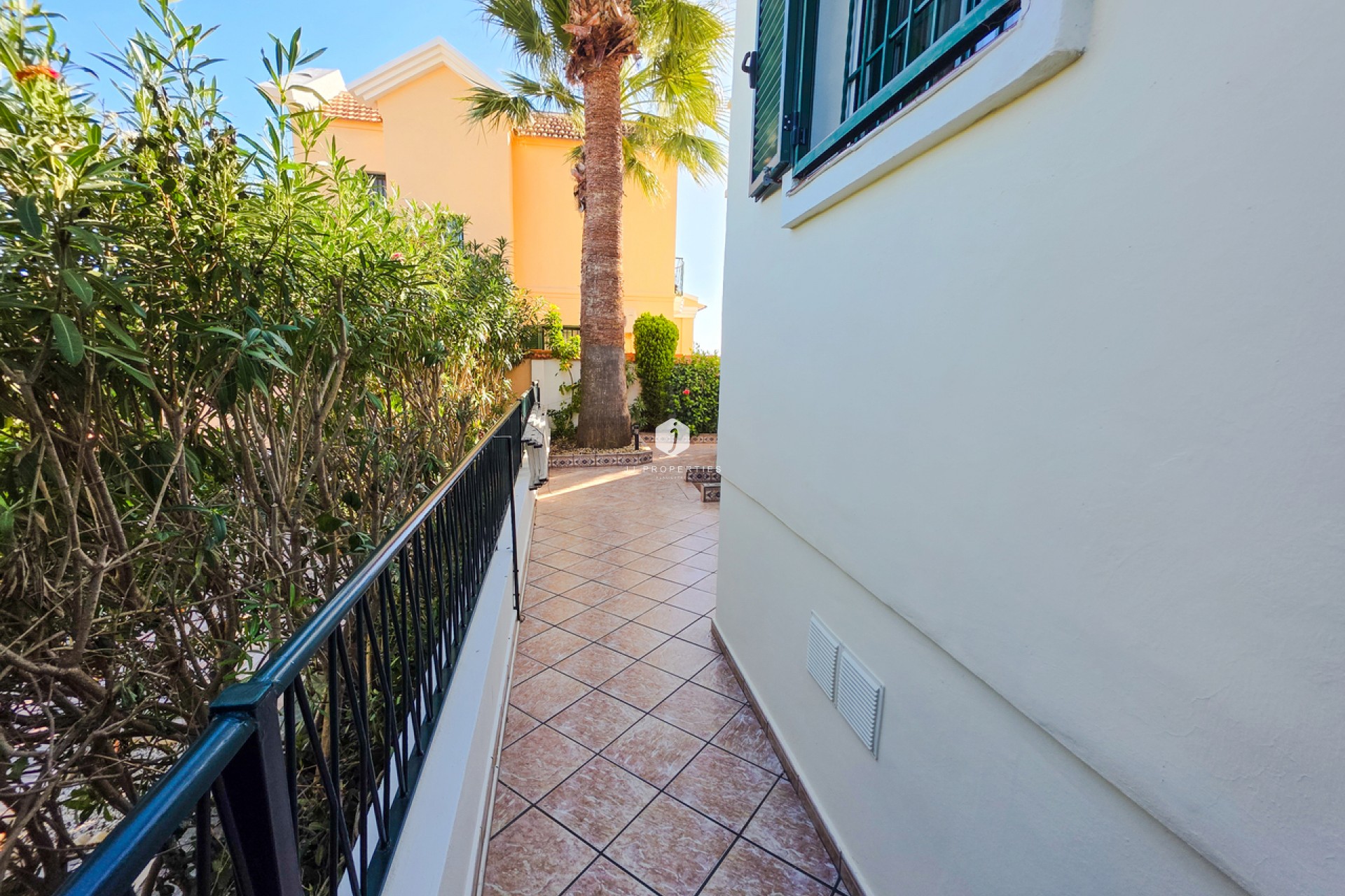 Aus zweiter Hand - Villa -
Los Dolses - Inland