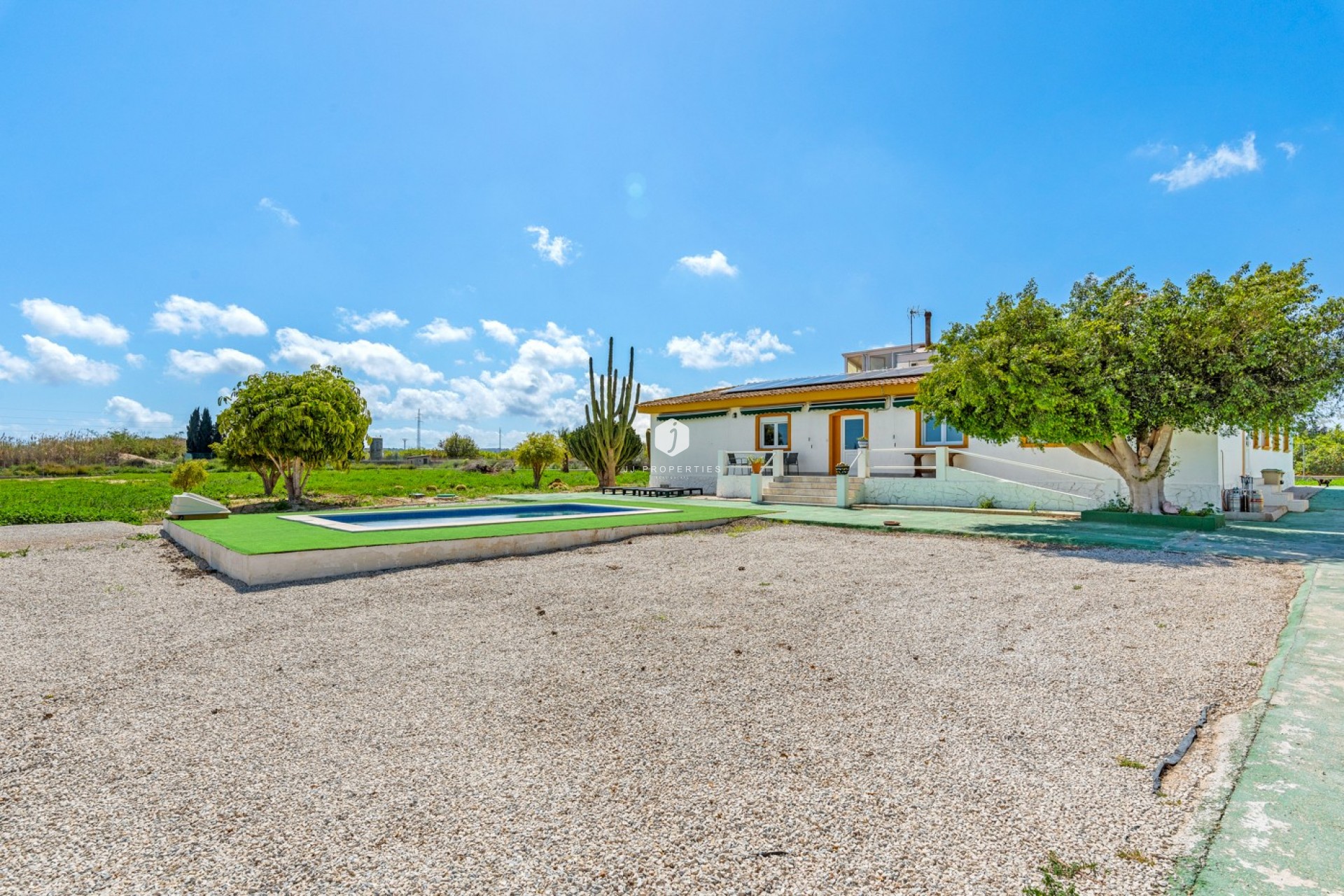 Aus zweiter Hand - Villa -
Los Montesinos - Costa Blanca