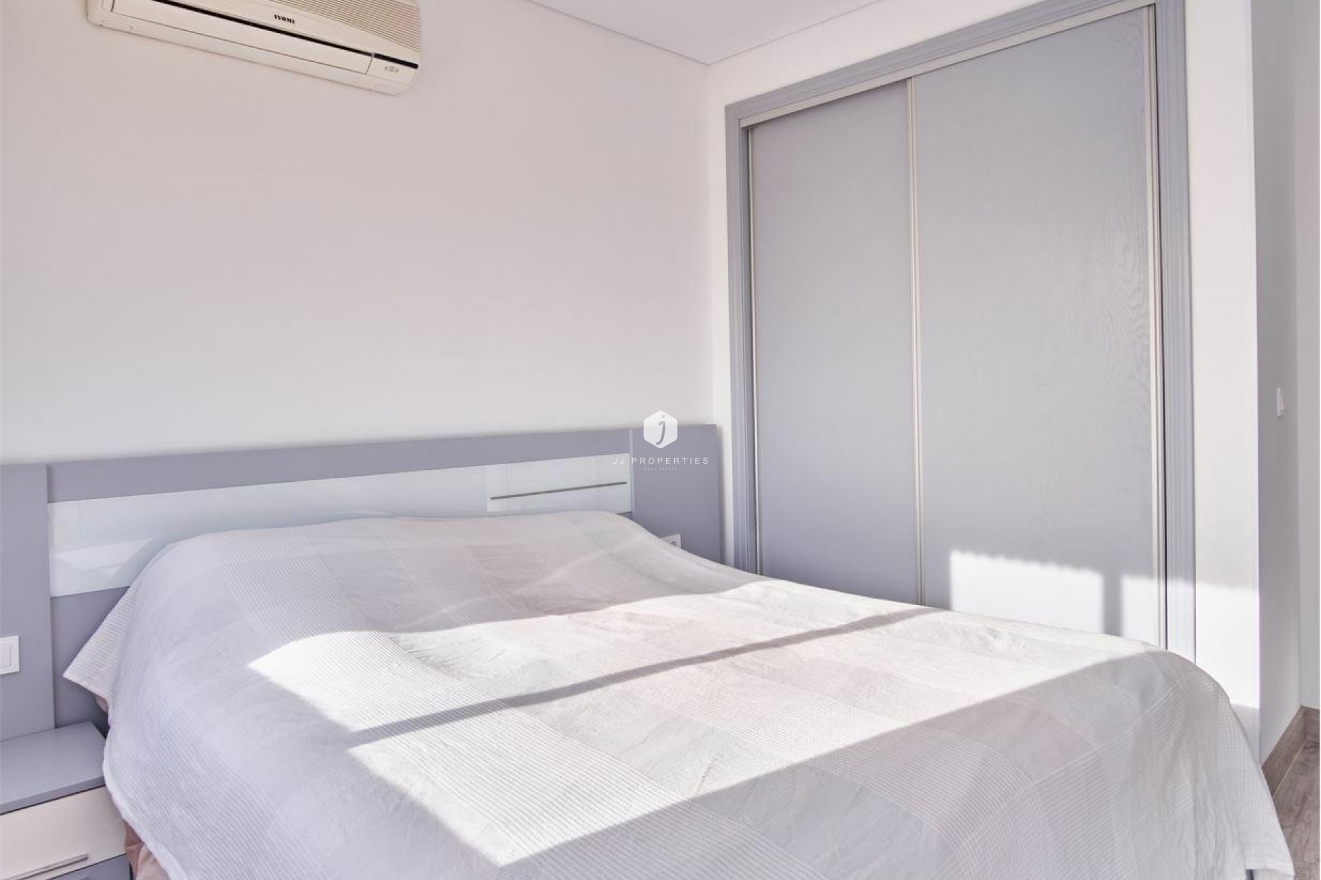 Aus zweiter Hand - Villa -
Los Montesinos - Costa Blanca