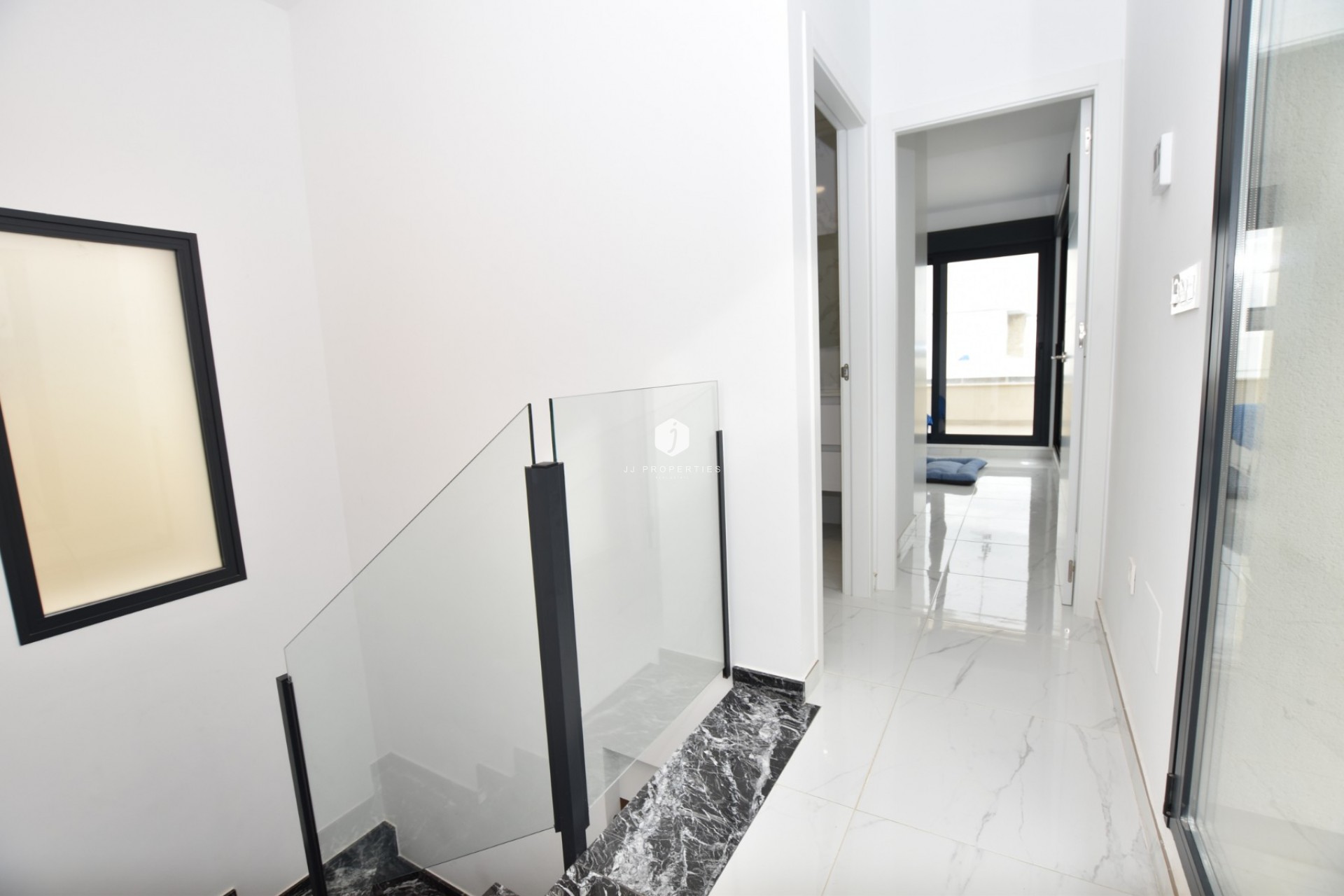 Aus zweiter Hand - Villa -
Los Montesinos - Costa Blanca