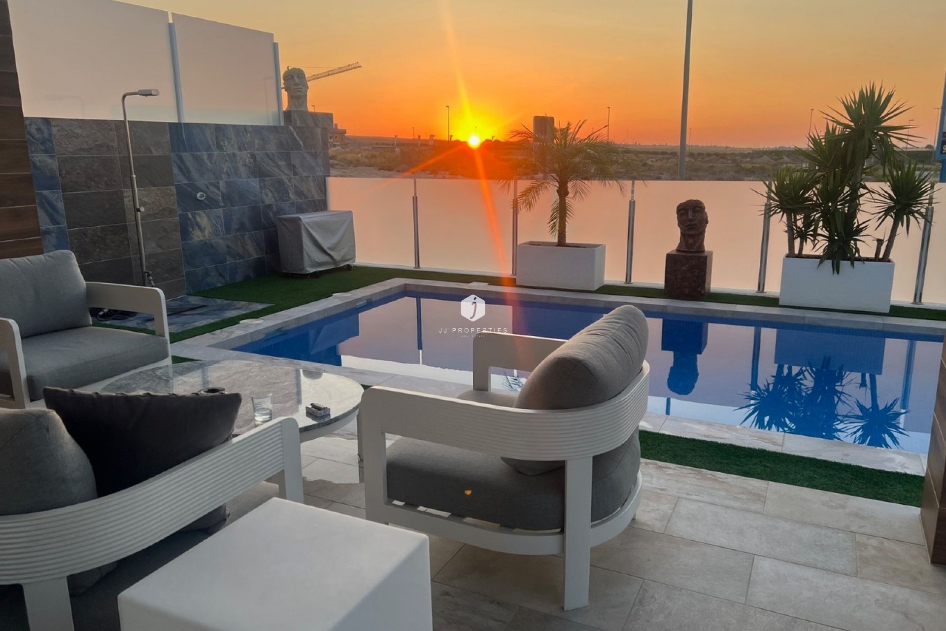 Aus zweiter Hand - Villa -
Los Montesinos - Costa Blanca