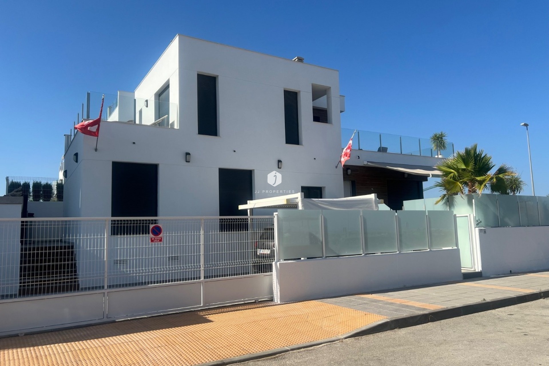 Aus zweiter Hand - Villa -
Los Montesinos - Costa Blanca