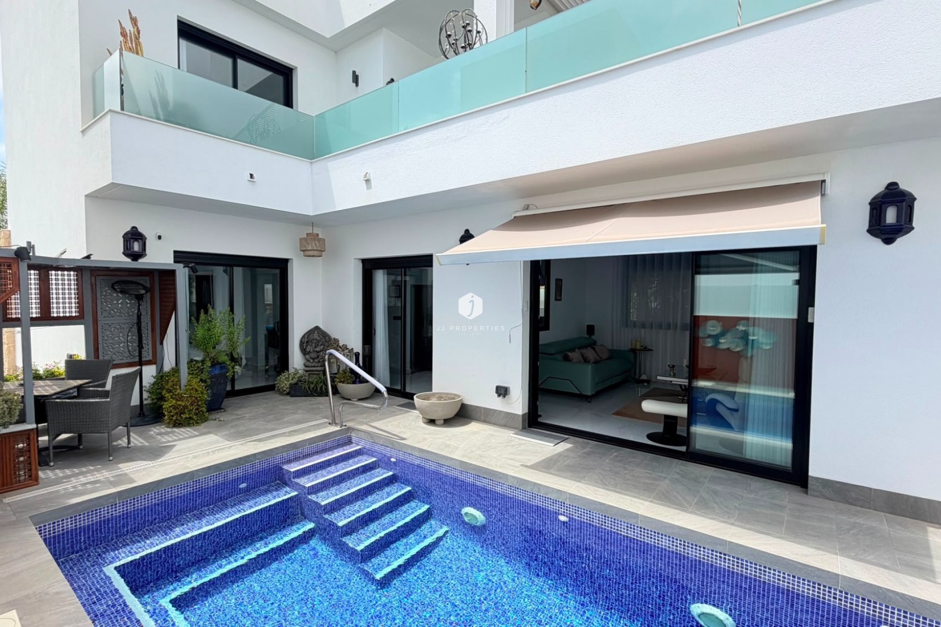 Aus zweiter Hand - Villa -
Los Montesinos - Costa Blanca