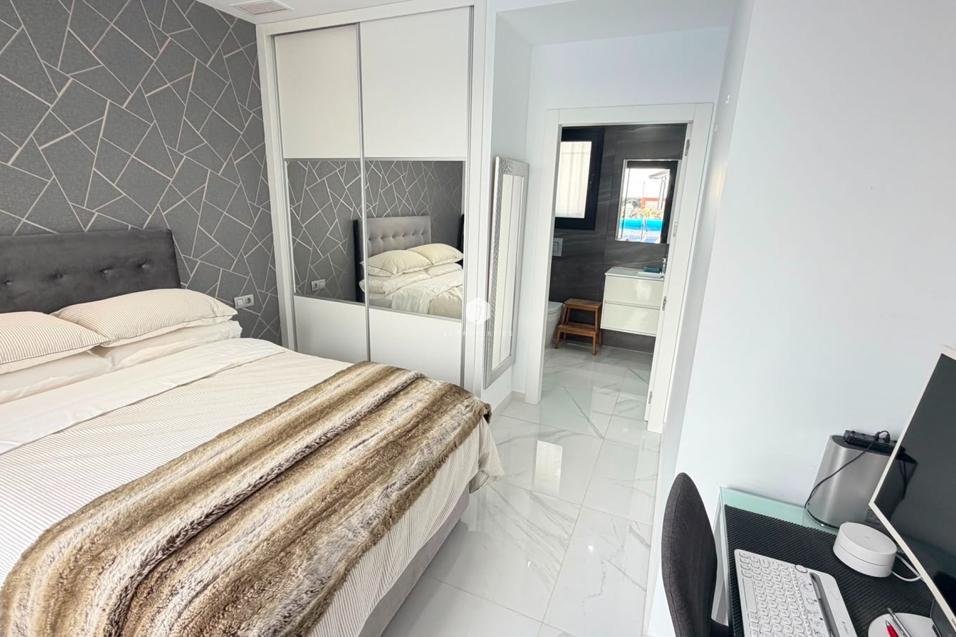 Aus zweiter Hand - Villa -
Los Montesinos - Costa Blanca