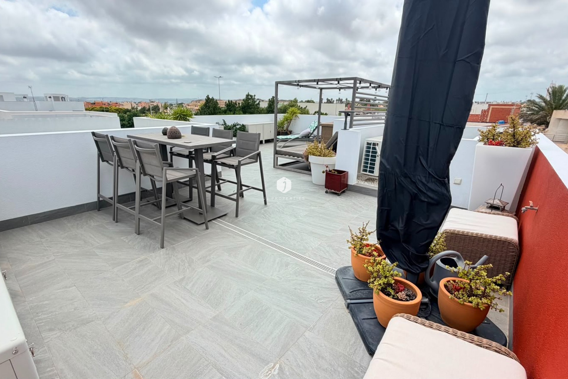Aus zweiter Hand - Villa -
Los Montesinos - Costa Blanca