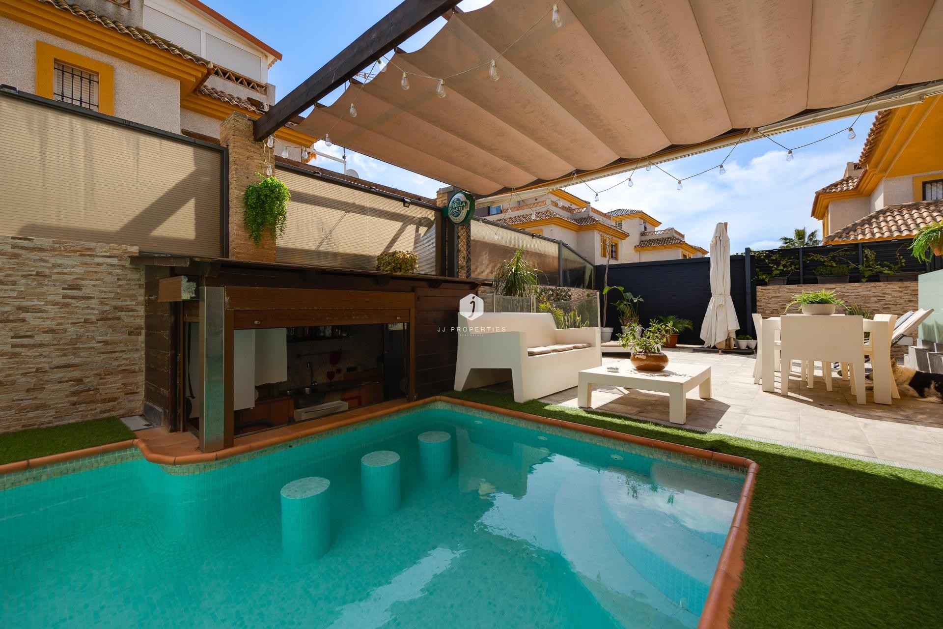 Aus zweiter Hand - Villa -
Los Montesinos - La herrada