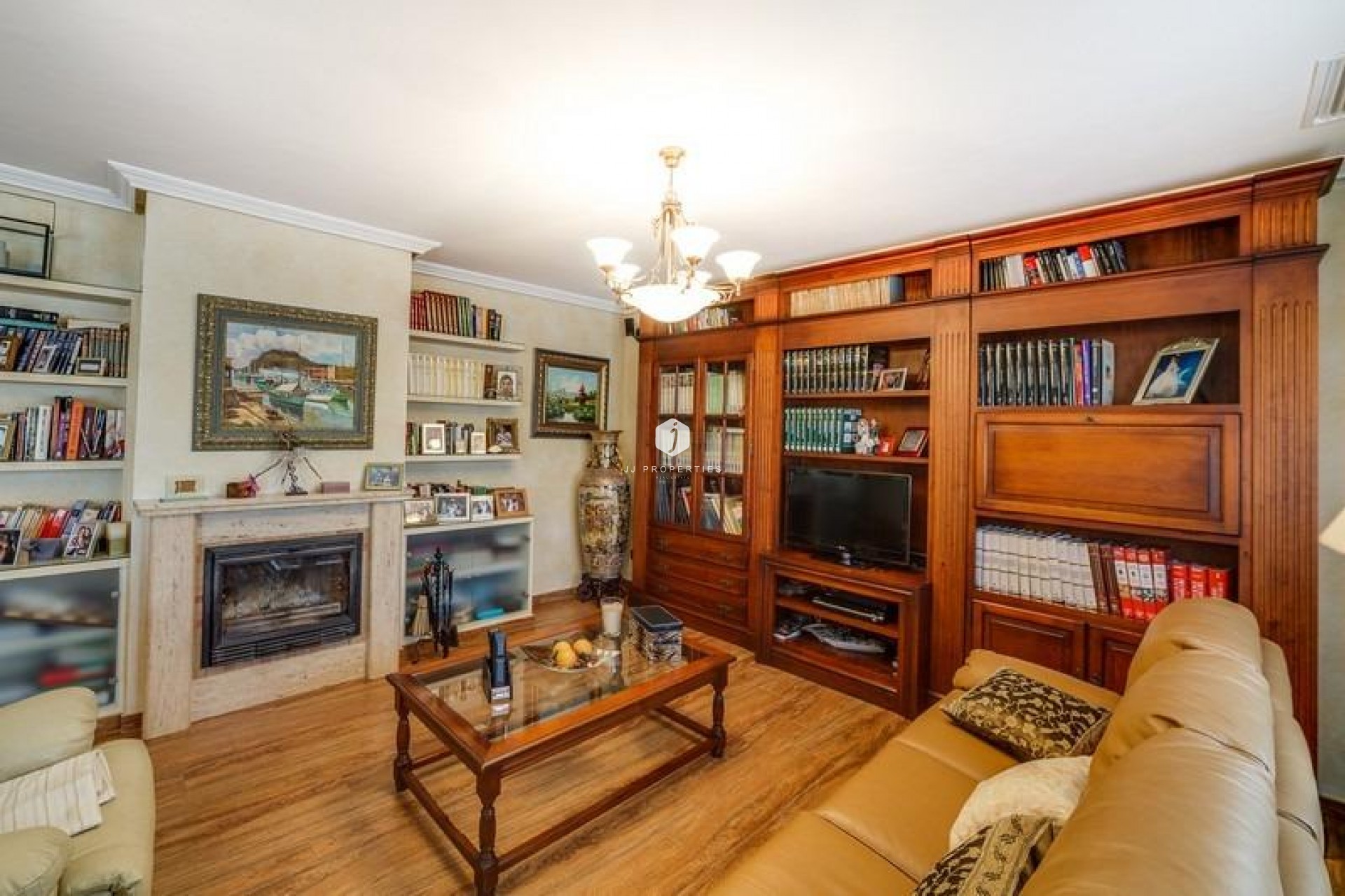 Aus zweiter Hand - Villa -
Los Montesinos - Montesinos  Los