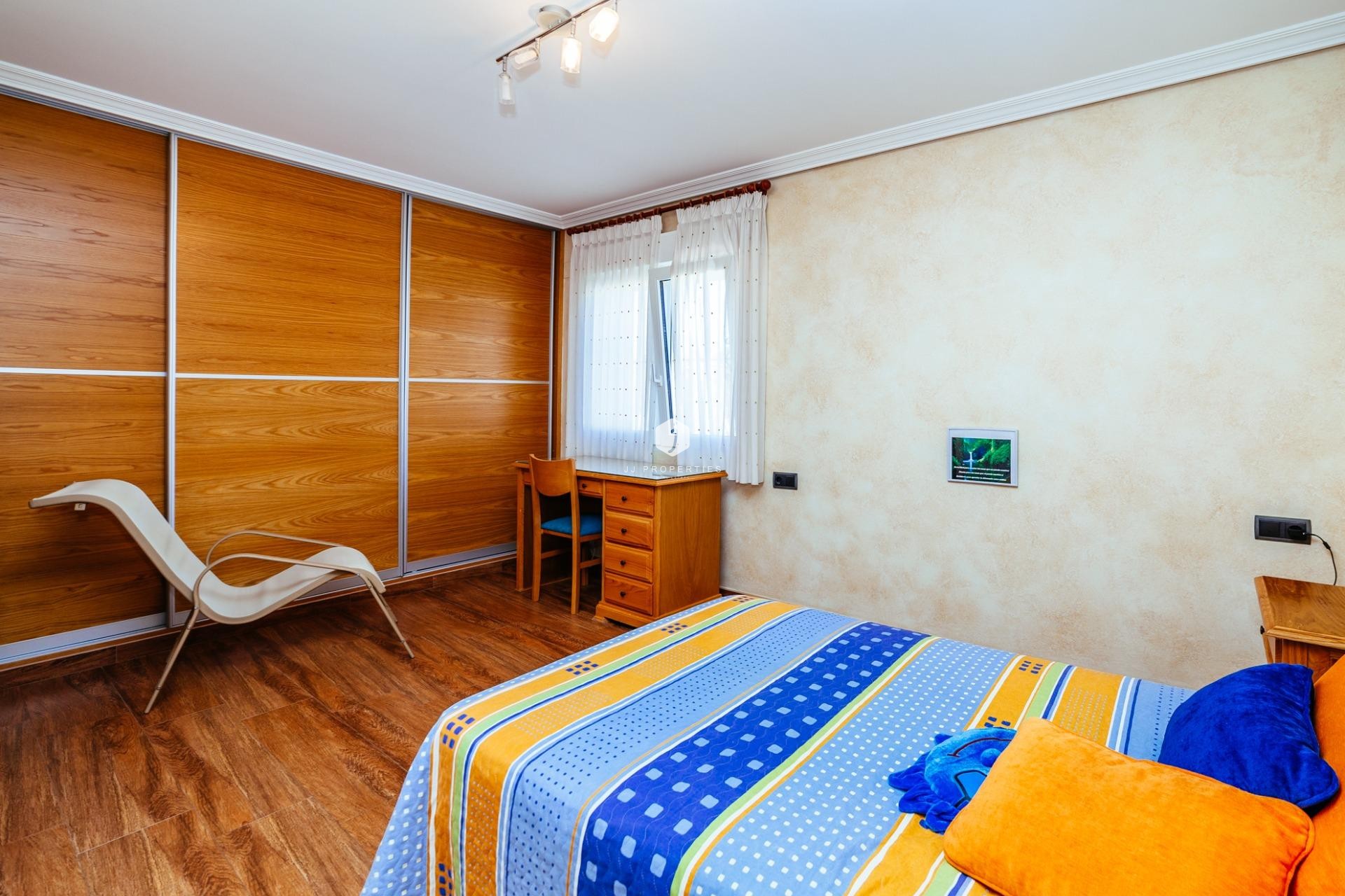 Aus zweiter Hand - Villa -
Los Montesinos - Montesinos  Los