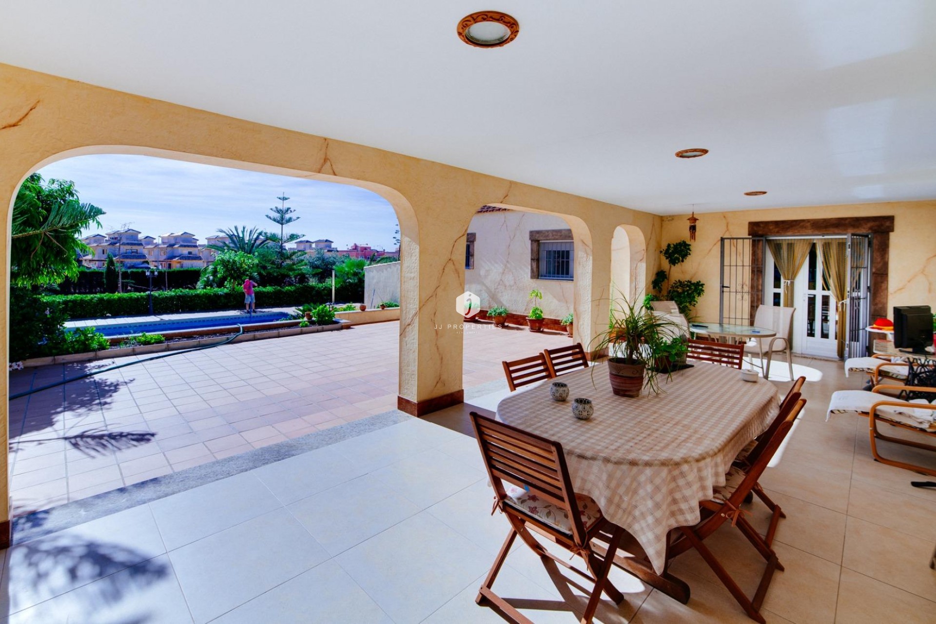 Aus zweiter Hand - Villa -
Los Montesinos - Montesinos  Los