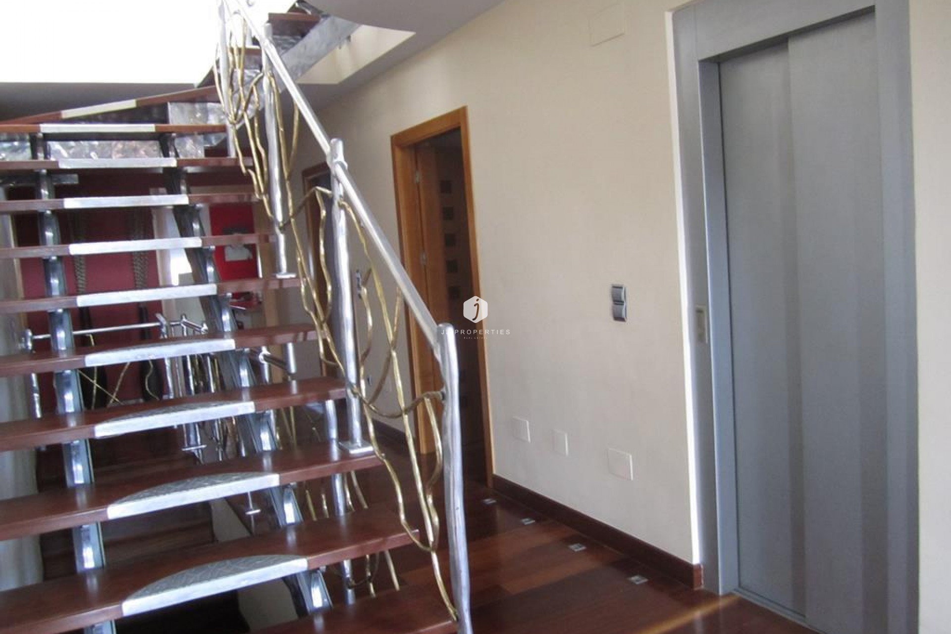 Aus zweiter Hand - Villa -
Los Montesinos