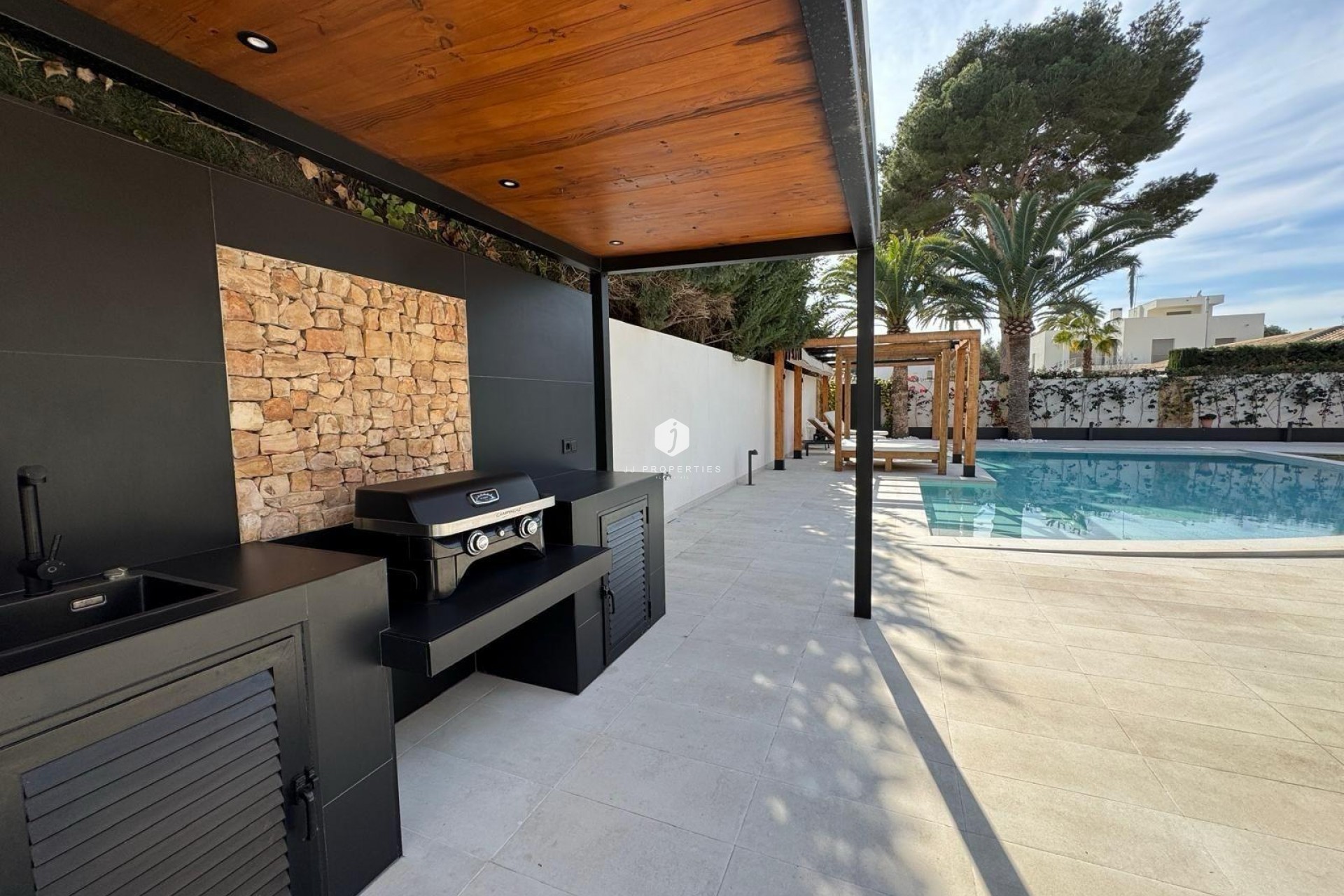 Aus zweiter Hand - Villa -
Orihuela Costa - Altos De Campoamor