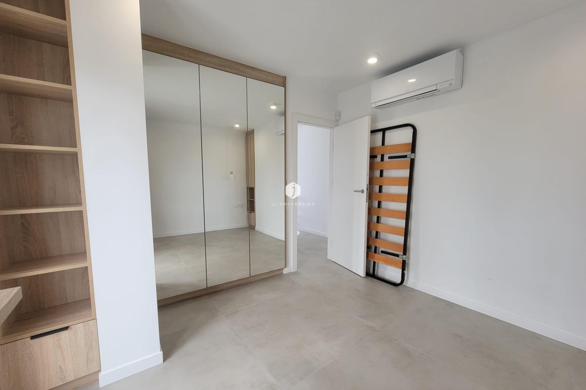 Aus zweiter Hand - Villa -
Orihuela Costa - Cabo Roig