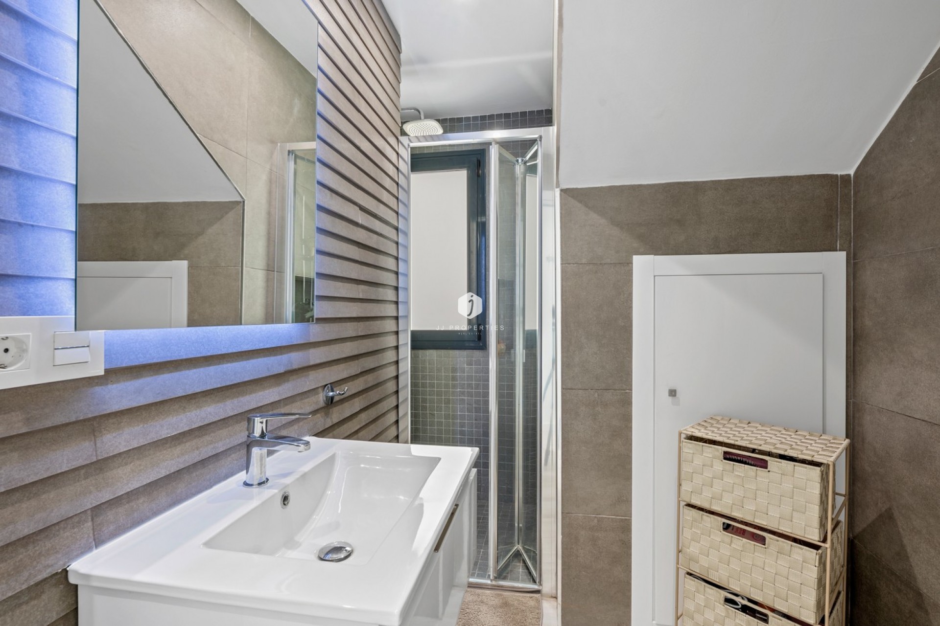 Aus zweiter Hand - Villa -
Orihuela Costa - Cabo Roig