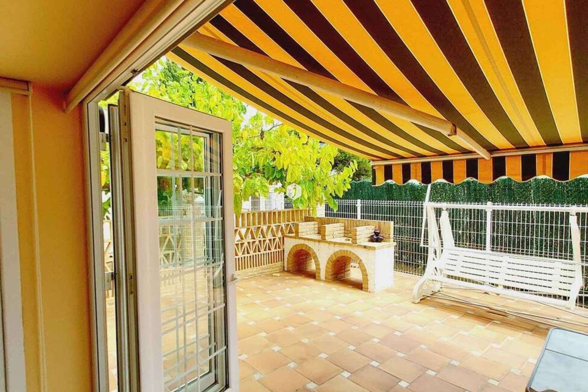 Aus zweiter Hand - Villa -
Orihuela Costa - Cabo Roig