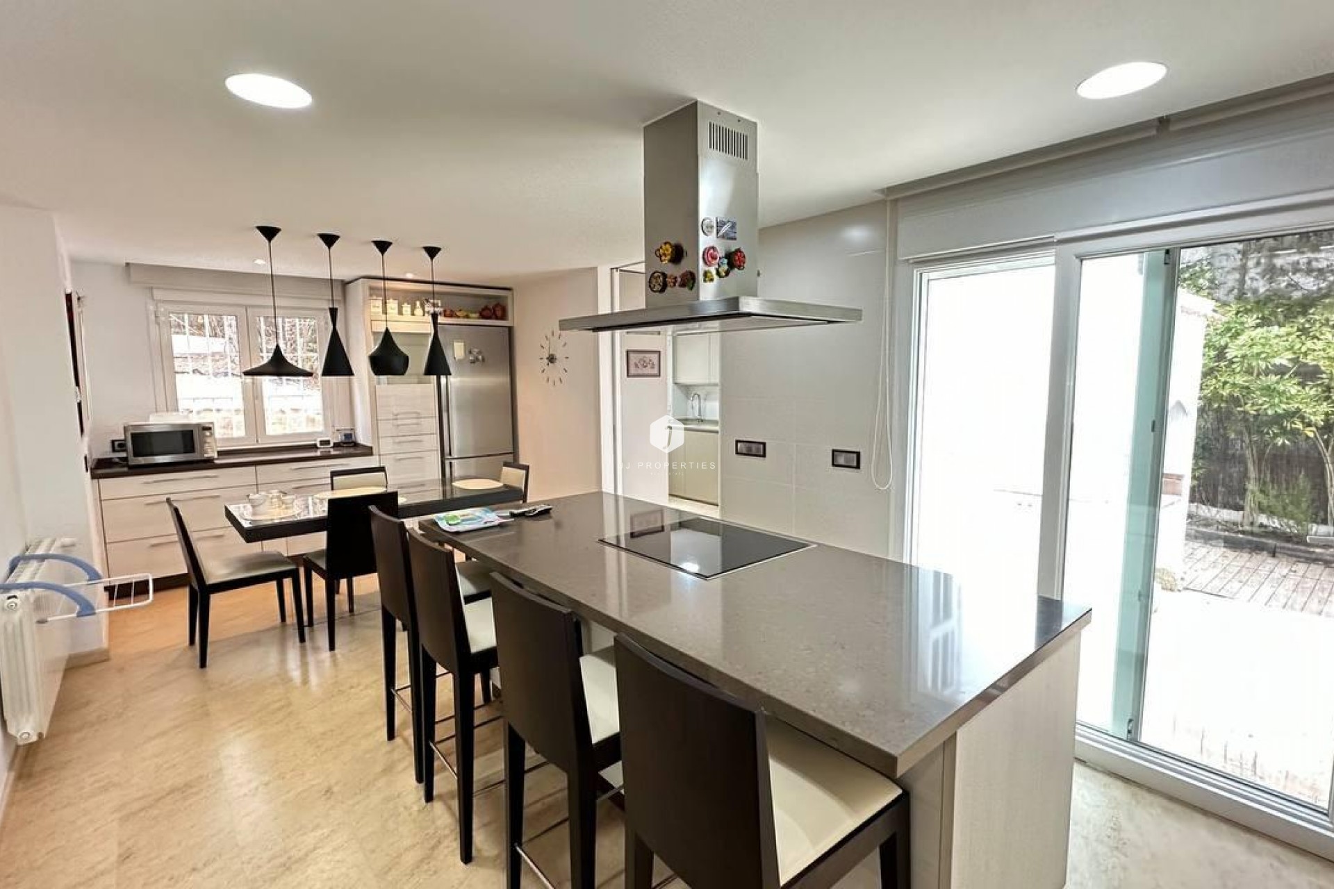 Aus zweiter Hand - Villa -
Orihuela Costa - Campoamor