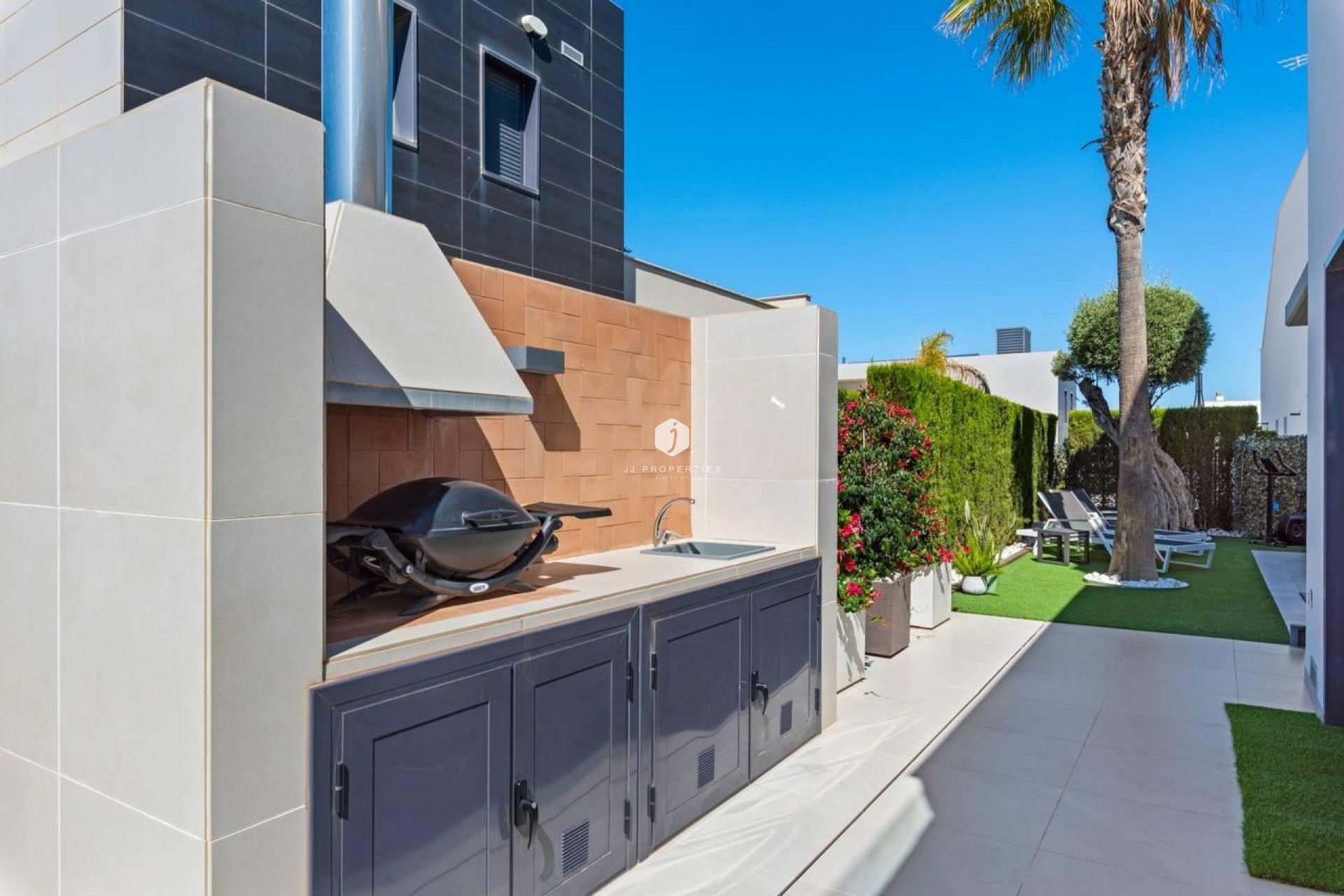 Aus zweiter Hand - Villa -
Orihuela Costa - Campoamor