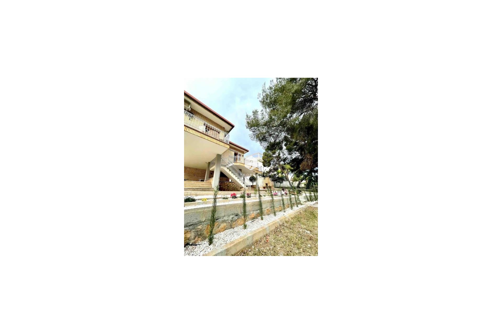 Aus zweiter Hand - Villa -
Orihuela Costa - Campoamor