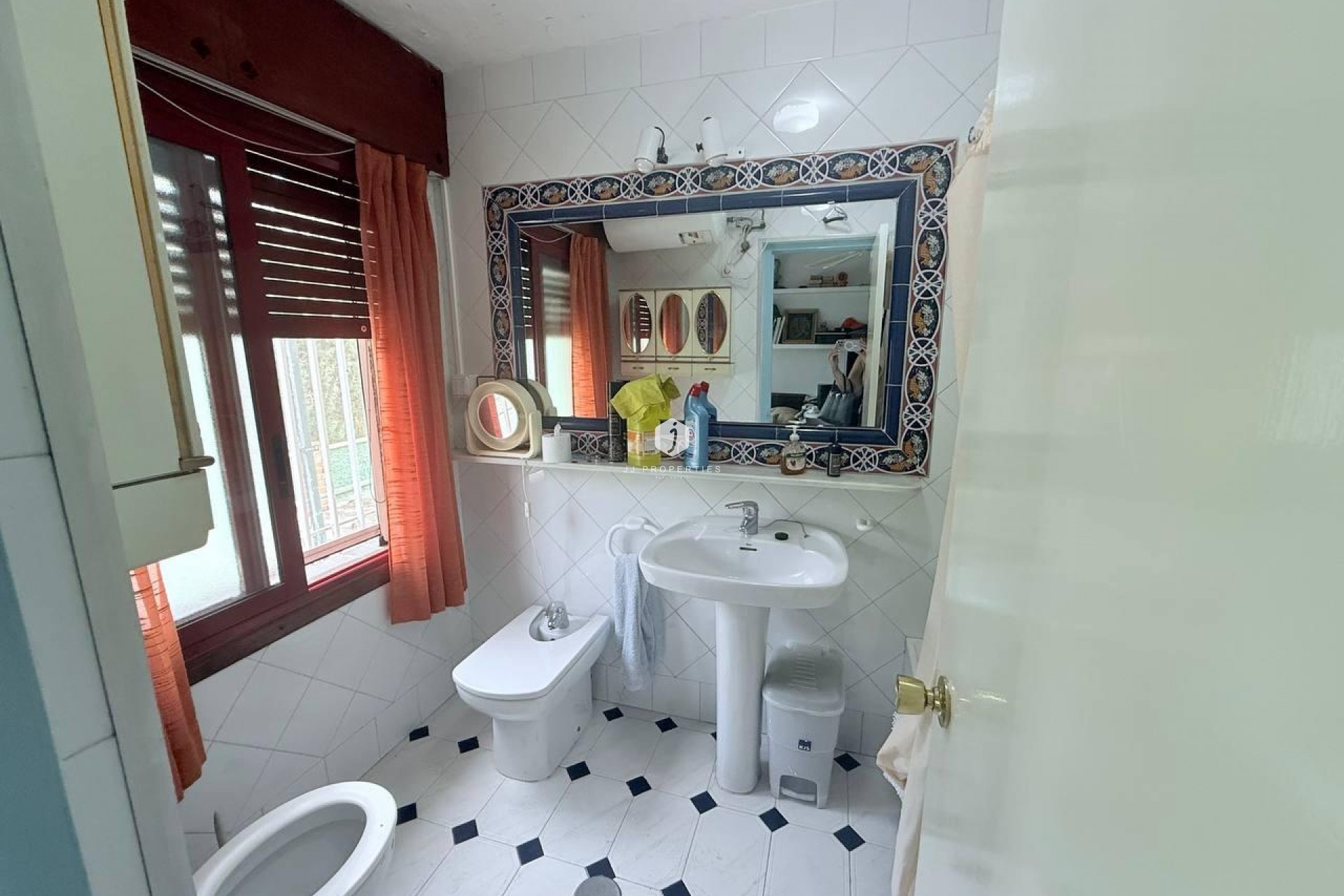 Aus zweiter Hand - Villa -
Orihuela Costa - Campoamor