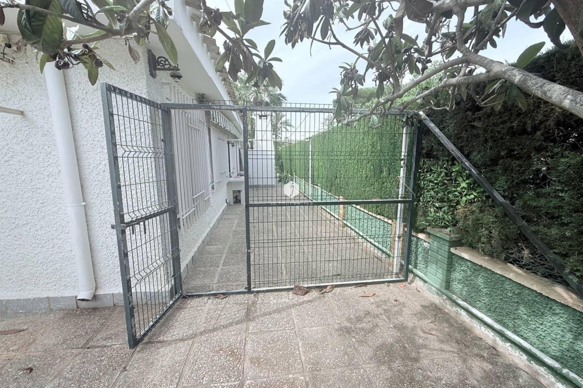 Aus zweiter Hand - Villa -
Orihuela Costa - Campoamor