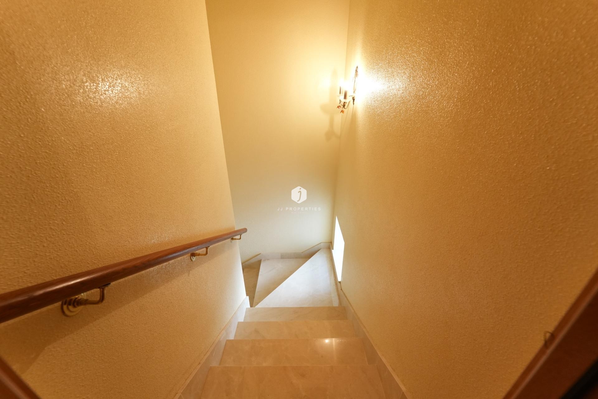 Aus zweiter Hand - Villa -
Orihuela Costa - Campoamor