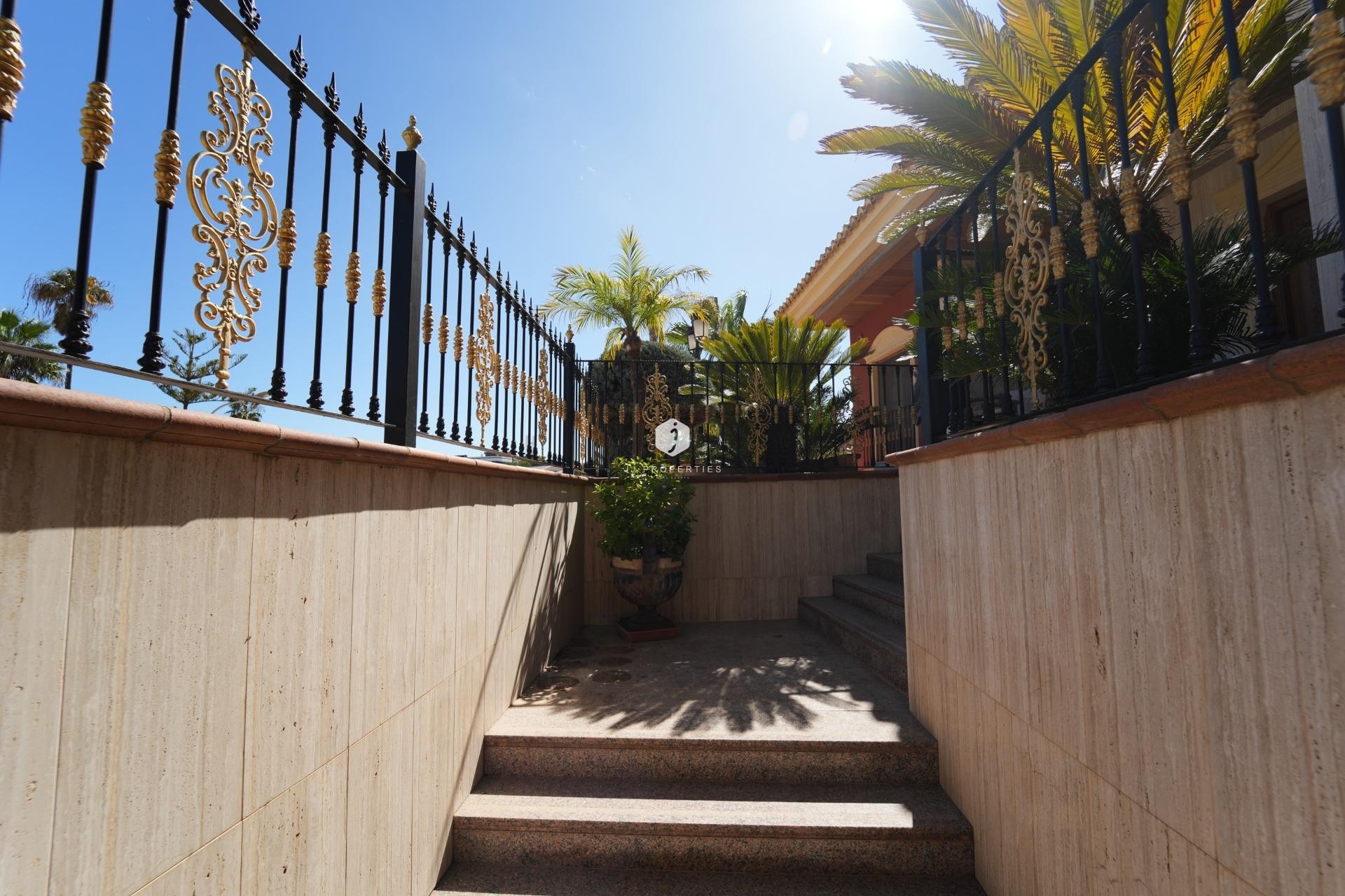 Aus zweiter Hand - Villa -
Orihuela Costa - Campoamor