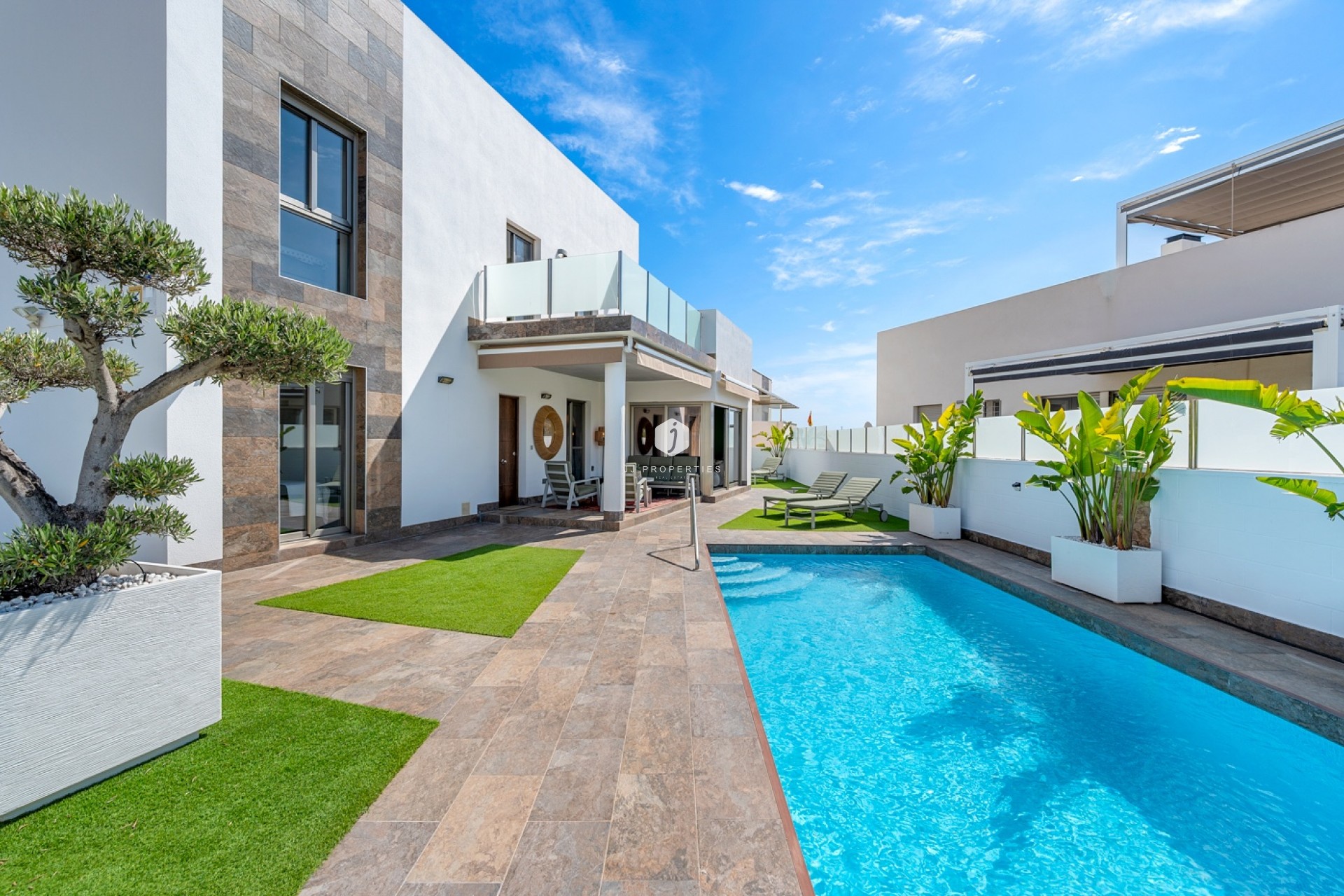 Aus zweiter Hand - Villa -
Orihuela Costa - Costa Blanca