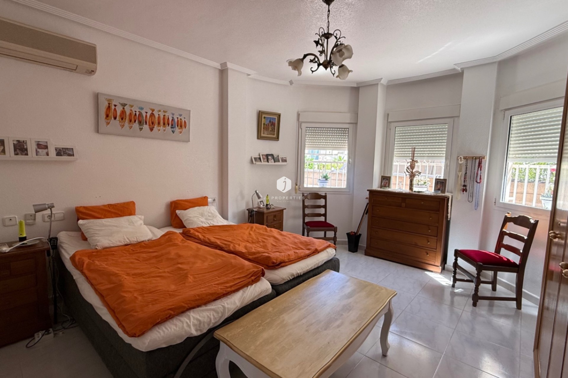 Aus zweiter Hand - Villa -
Orihuela Costa - Costa Blanca