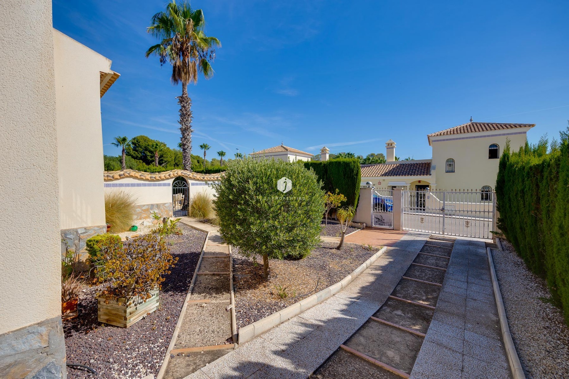 Aus zweiter Hand - Villa -
Orihuela Costa - Costa Blanca