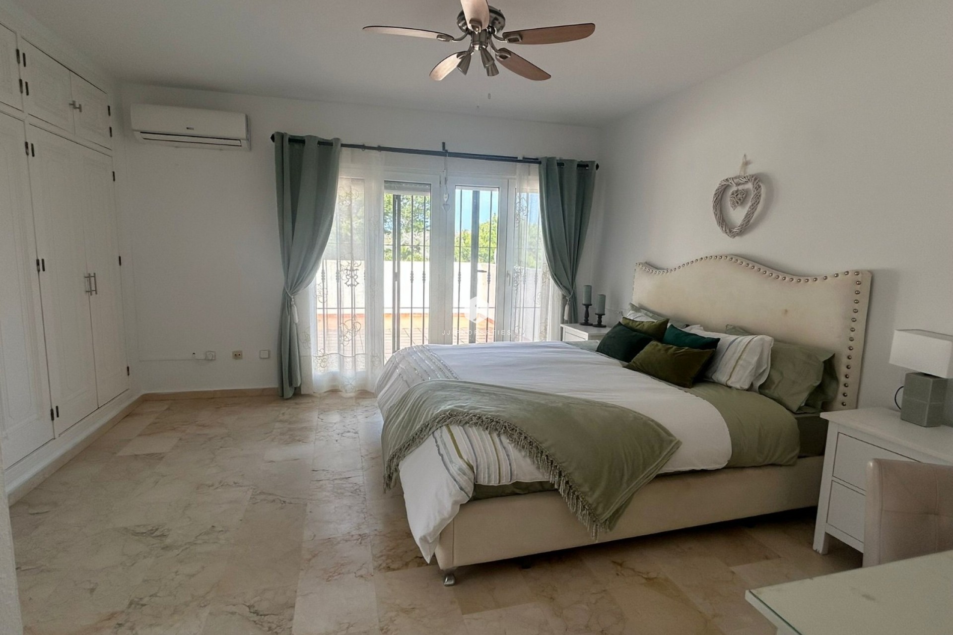 Aus zweiter Hand - Villa -
Orihuela Costa - Costa Blanca