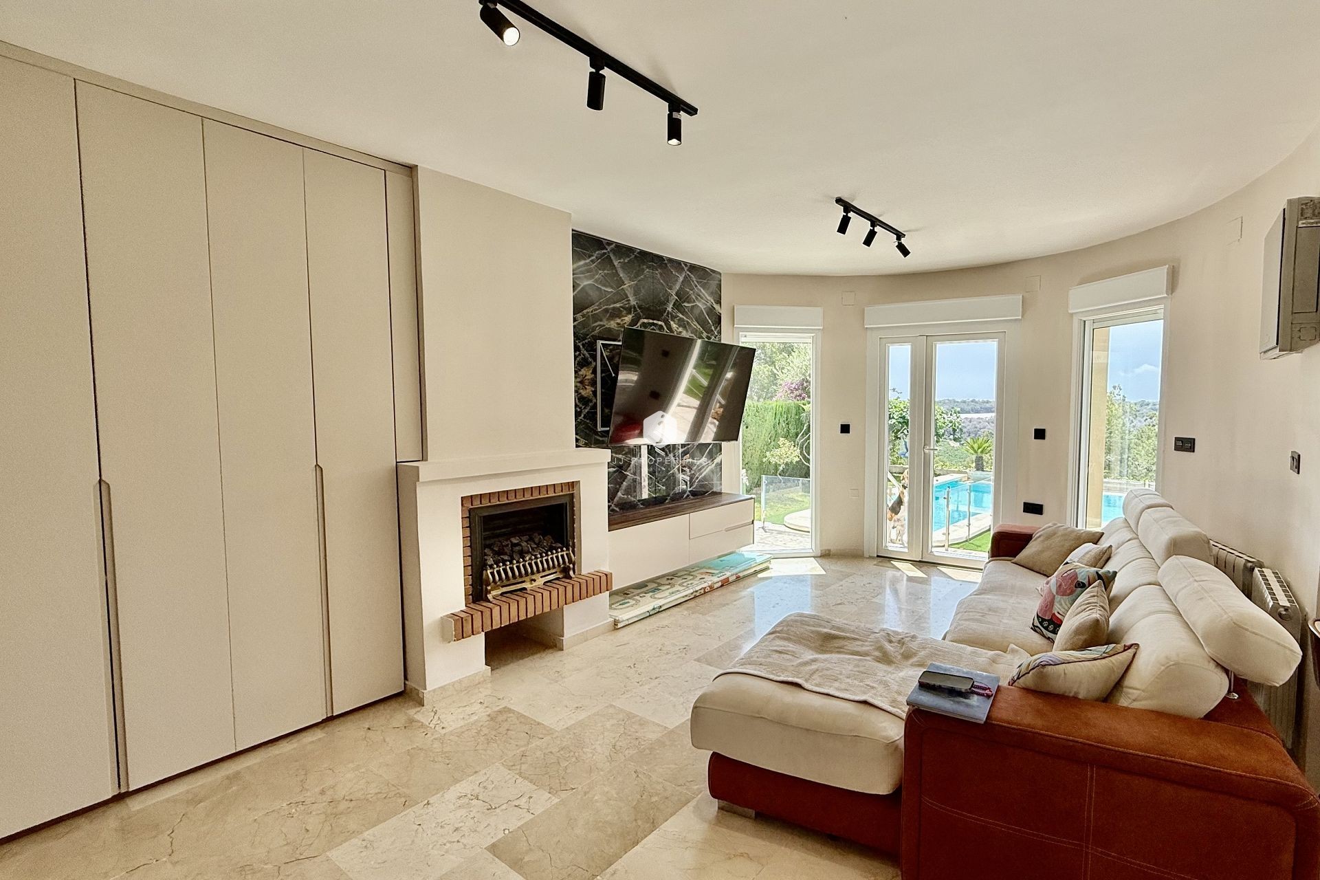 Aus zweiter Hand - Villa -
Orihuela Costa - Costa Blanca