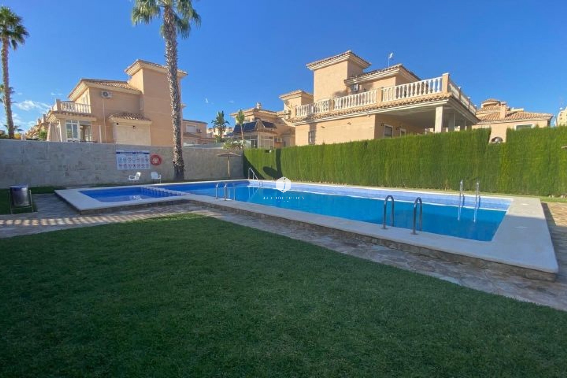 Aus zweiter Hand - Villa -
Orihuela Costa - Costa Blanca