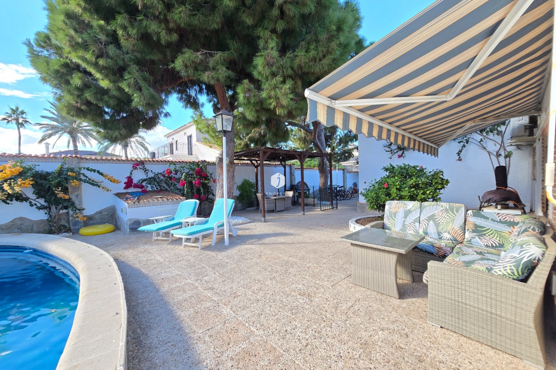 Aus zweiter Hand - Villa -
Orihuela Costa - Costa Blanca