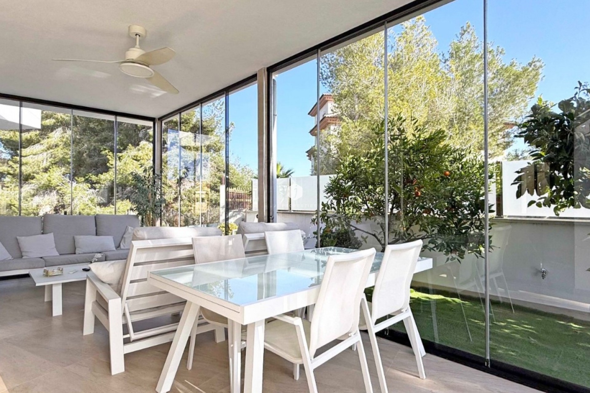 Aus zweiter Hand - Villa -
Orihuela Costa - Costa Blanca