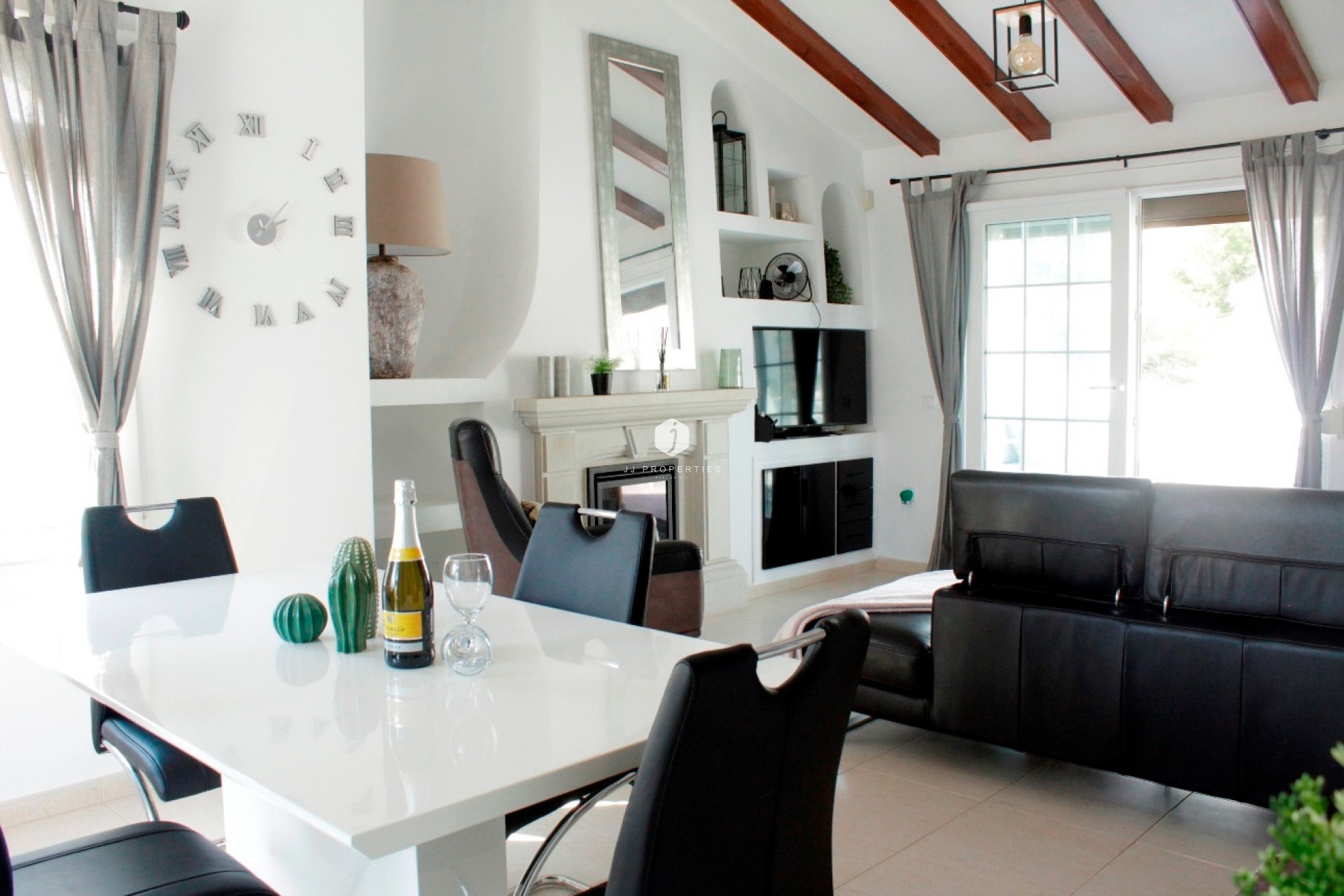 Aus zweiter Hand - Villa -
Orihuela Costa - Costa Blanca