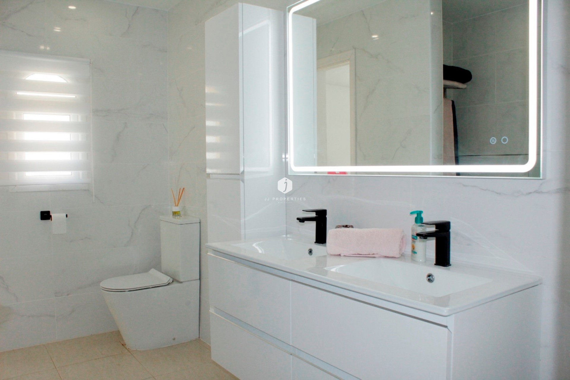 Aus zweiter Hand - Villa -
Orihuela Costa - Costa Blanca