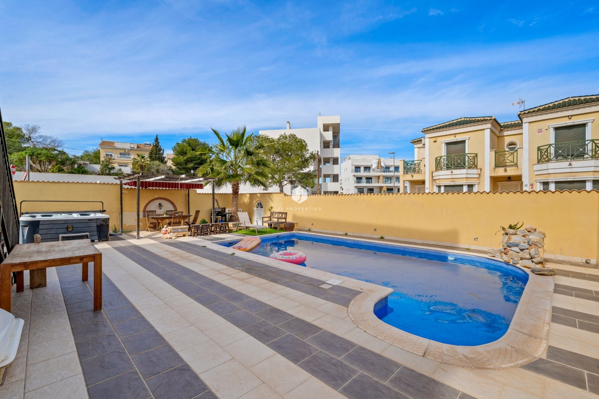 Aus zweiter Hand - Villa -
Orihuela Costa - Costa Blanca