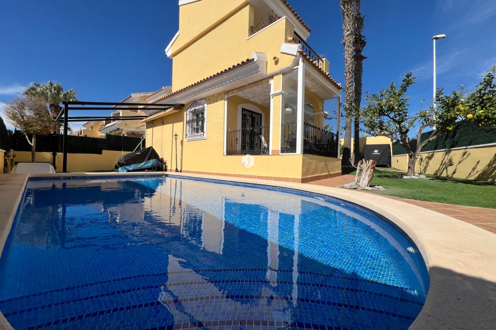 Aus zweiter Hand - Villa -
Orihuela Costa - Costa Blanca