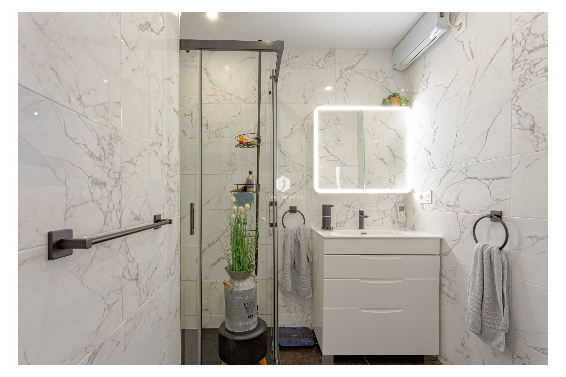 Aus zweiter Hand - Villa -
Orihuela Costa - Costa Blanca