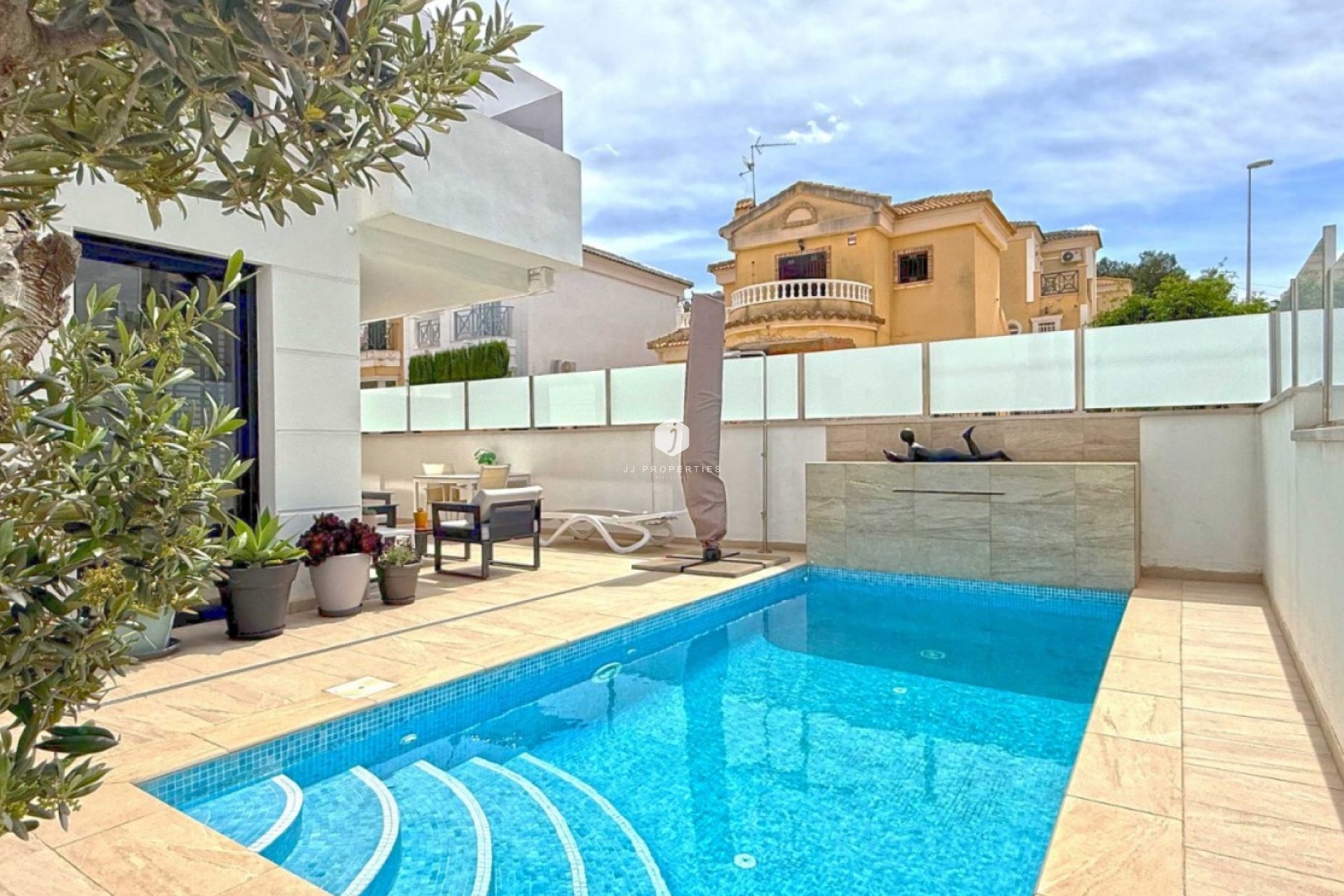 Aus zweiter Hand - Villa -
Orihuela Costa - Costa Blanca