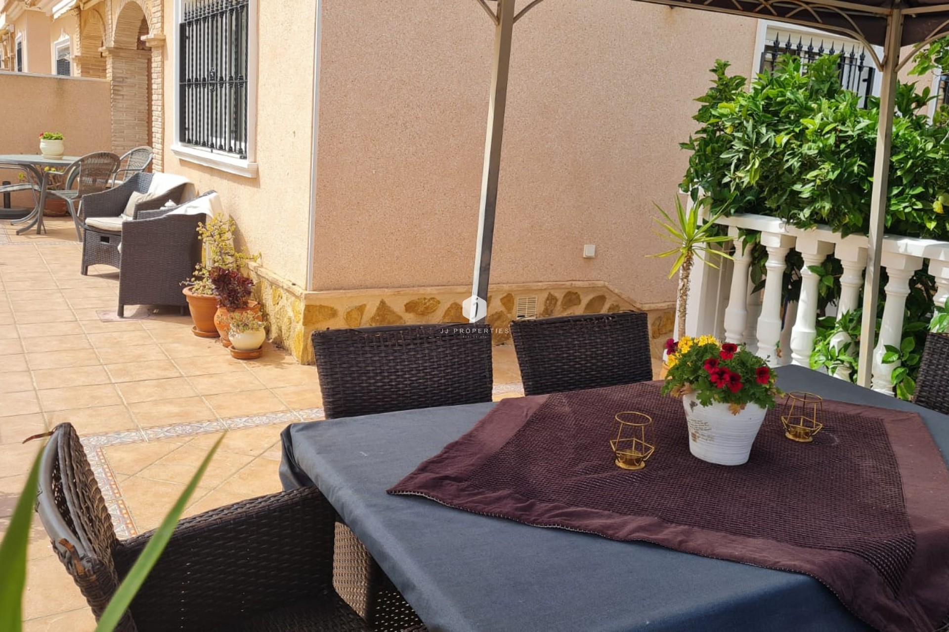 Aus zweiter Hand - Villa -
Orihuela Costa - Costa Blanca