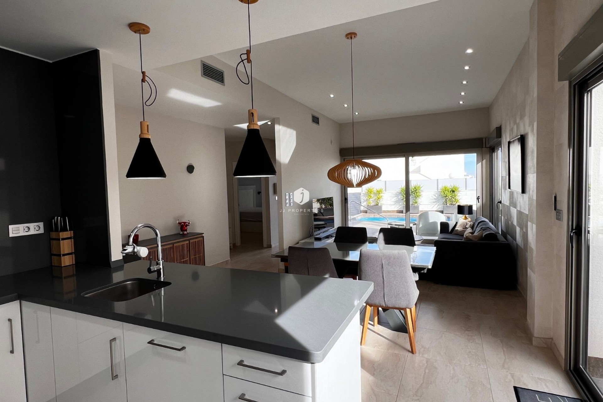 Aus zweiter Hand - Villa -
Orihuela Costa - Costa Blanca