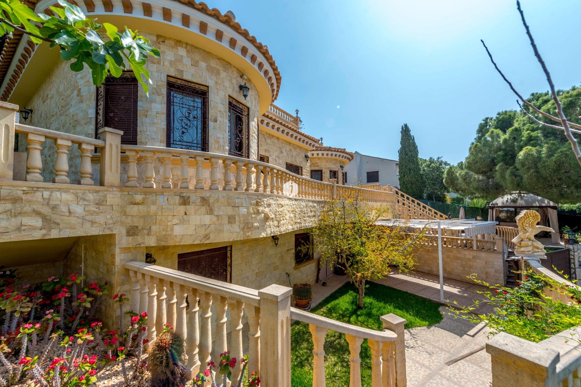Aus zweiter Hand - Villa -
Orihuela Costa - Costa Blanca