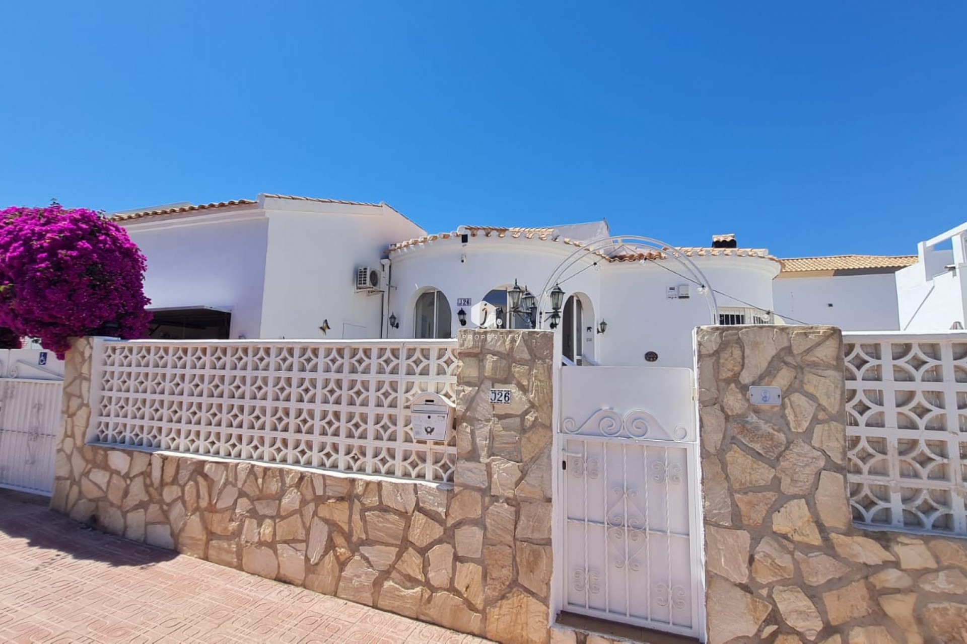 Aus zweiter Hand - Villa -
Orihuela Costa - Costa Blanca