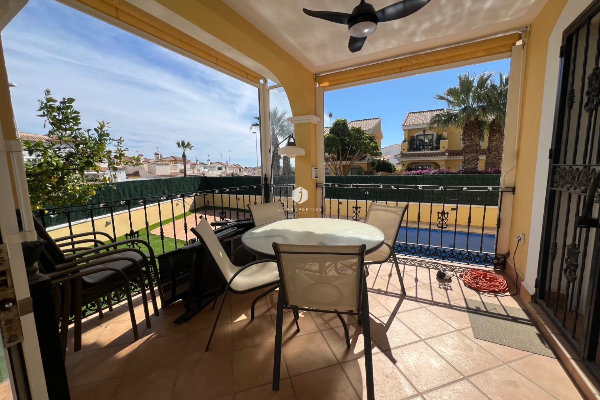 Aus zweiter Hand - Villa -
Orihuela Costa - Costa Blanca
