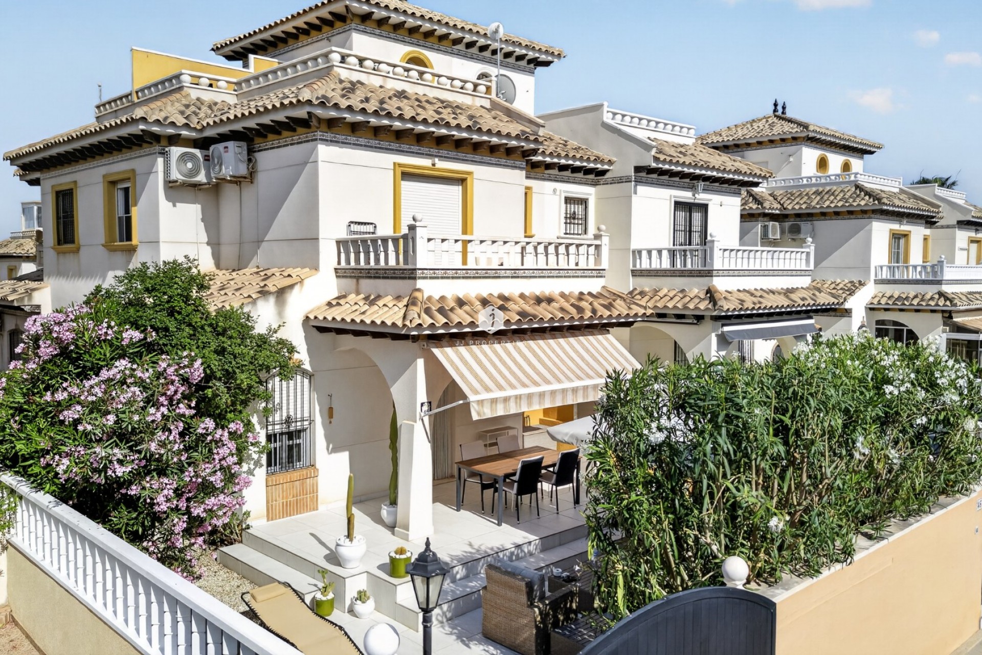 Aus zweiter Hand - Villa -
Orihuela Costa - Costa Blanca