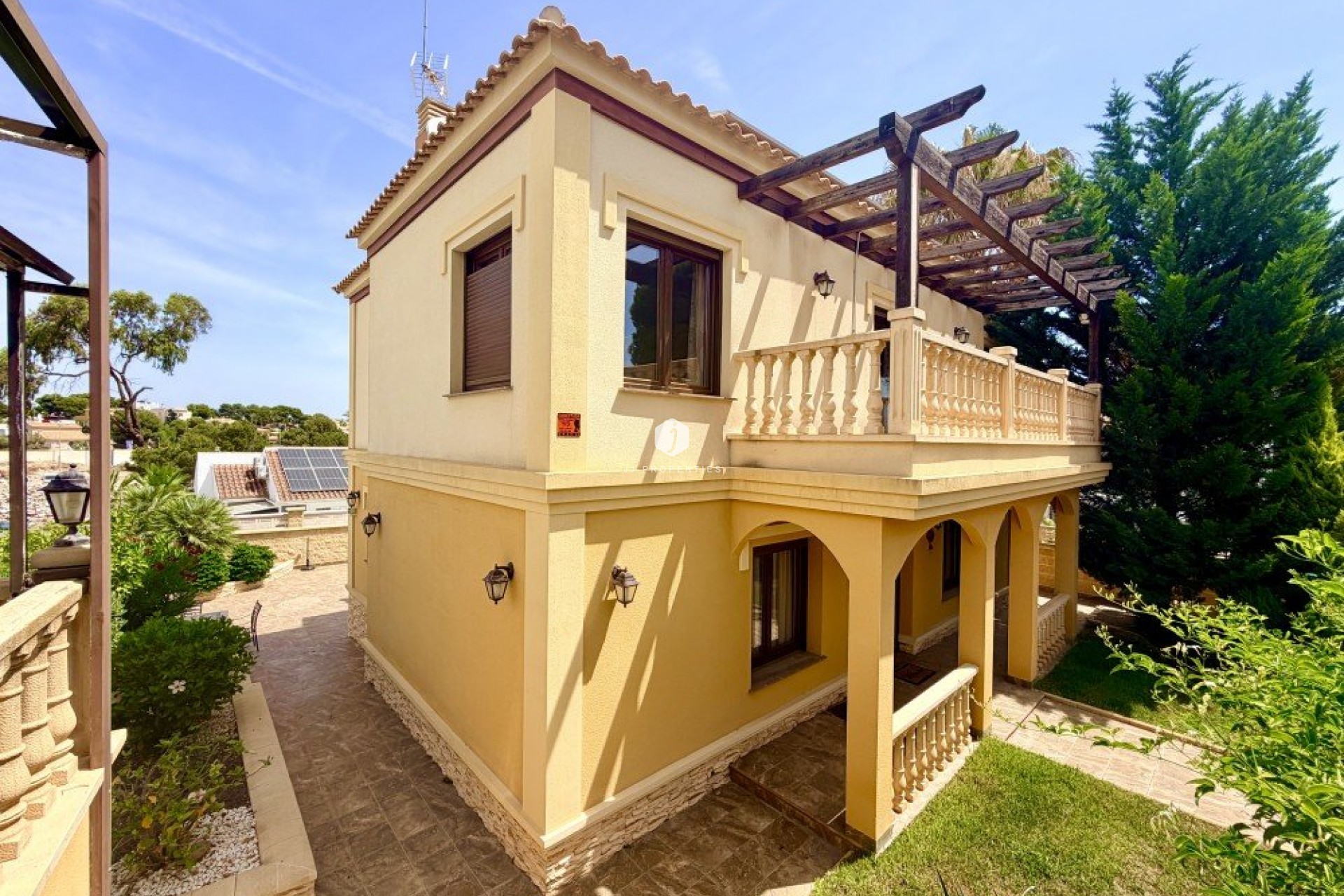 Aus zweiter Hand - Villa -
Orihuela Costa - Costa Blanca