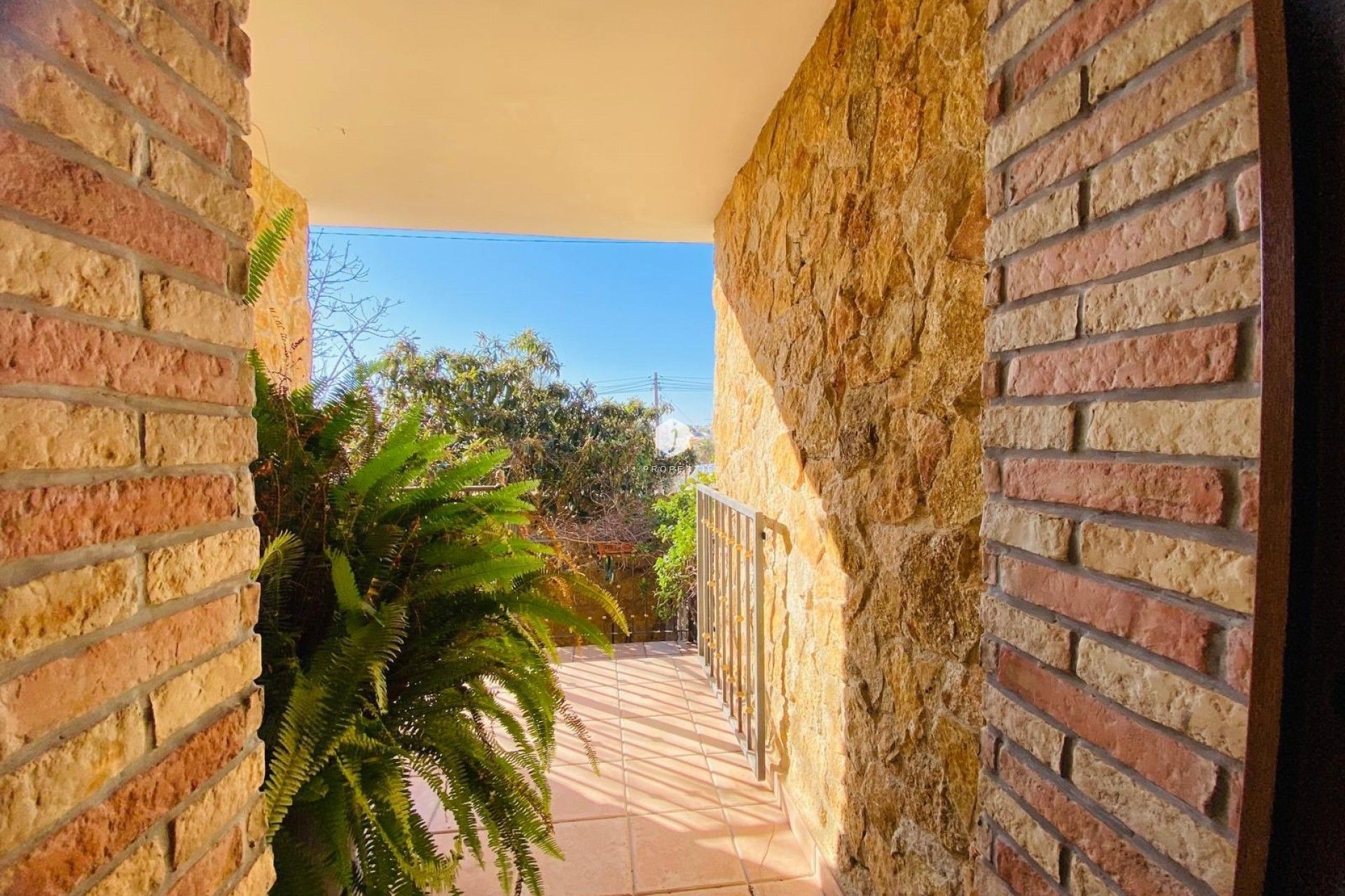 Aus zweiter Hand - Villa -
Orihuela Costa - La Florida