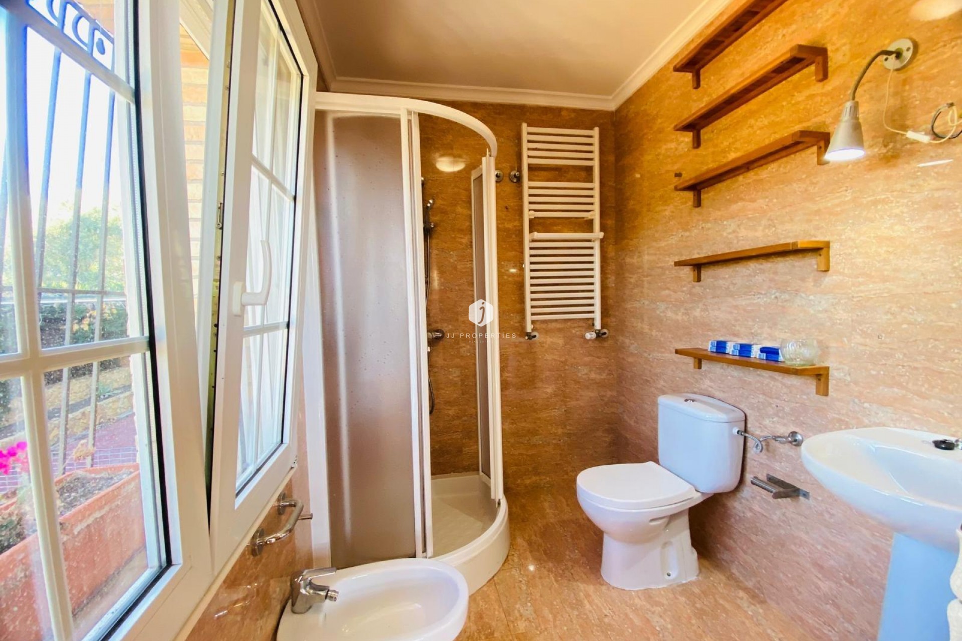 Aus zweiter Hand - Villa -
Orihuela Costa - La Florida