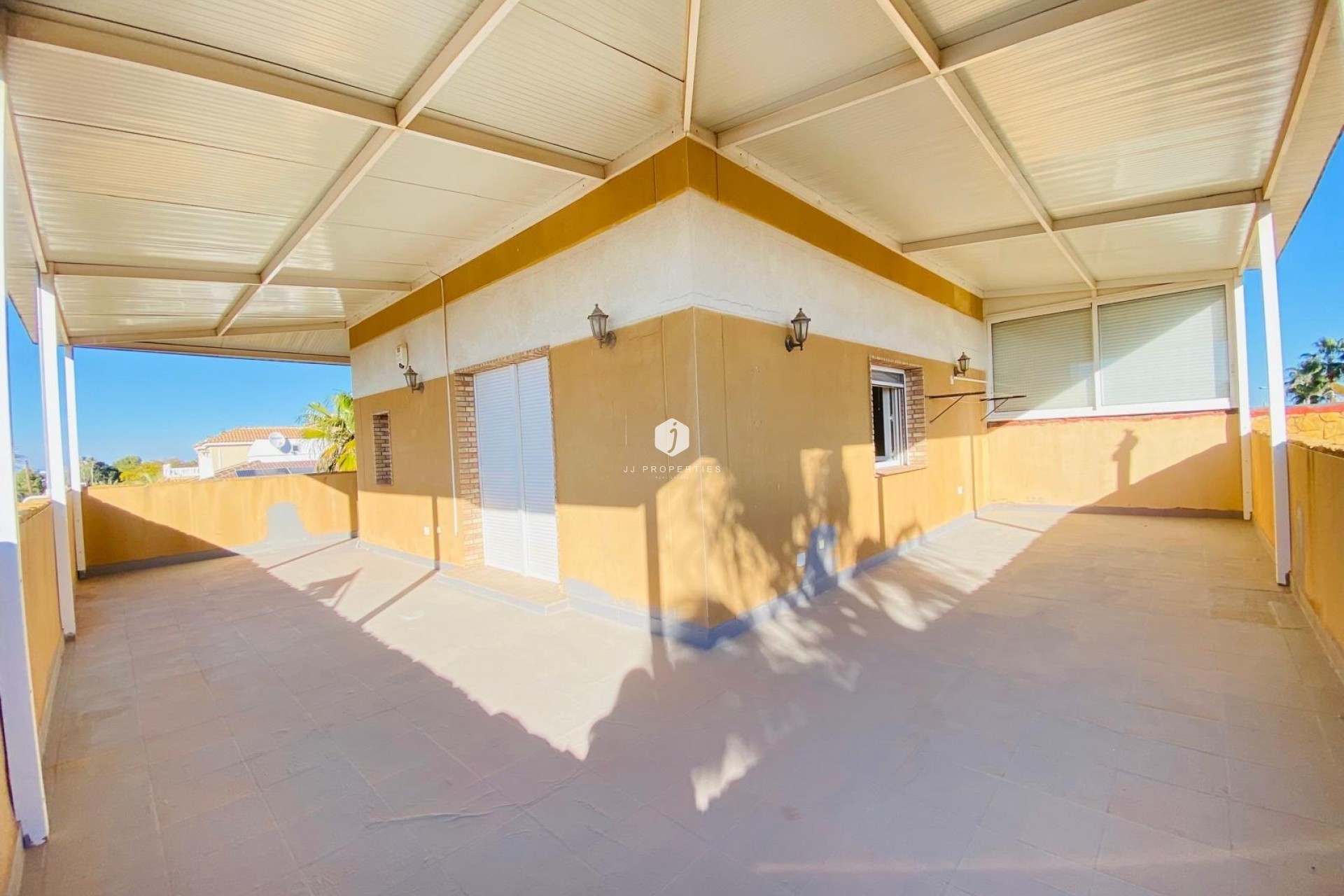 Aus zweiter Hand - Villa -
Orihuela Costa - La Florida