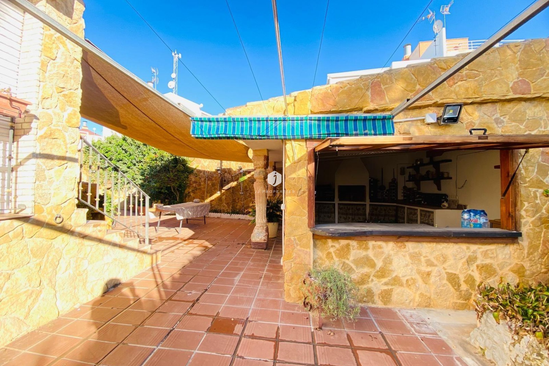 Aus zweiter Hand - Villa -
Orihuela Costa - La Florida